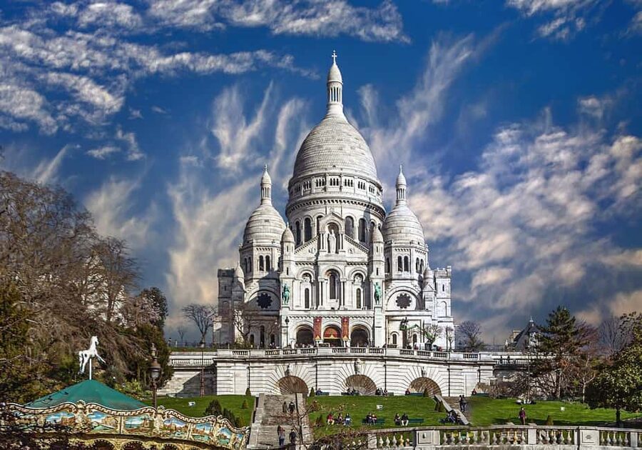 Montmartre Walking Tour with a Local Guide - Wall of Love and the fast lesson in Montmartre’s public art