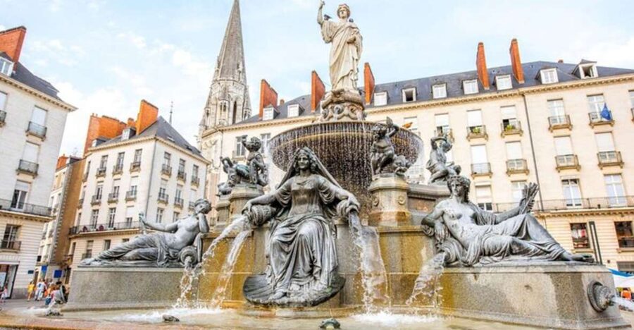 Nantes: Private custom tour with a local guide - Main Sights, Monument Exteriors, and Side Streets With Stories