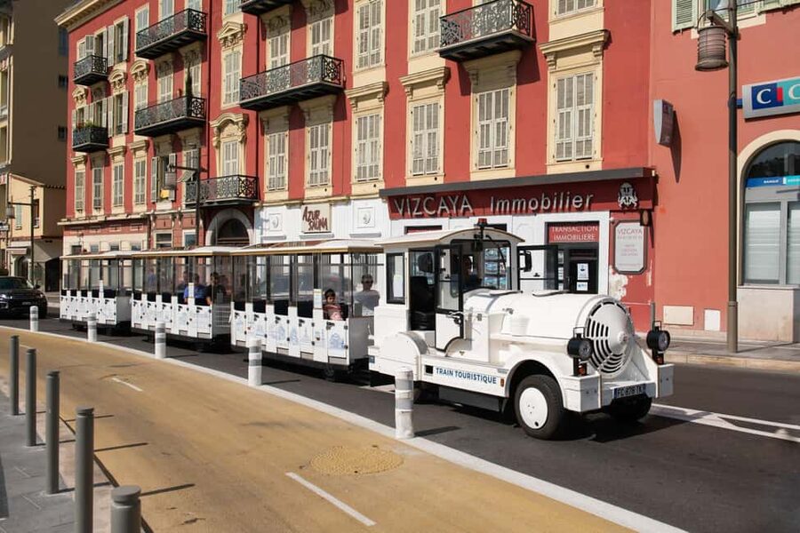 Nice: A gentle ride on a small electric train with panoramic views - Castle Hill 10 minutes, plus what you can realistically see