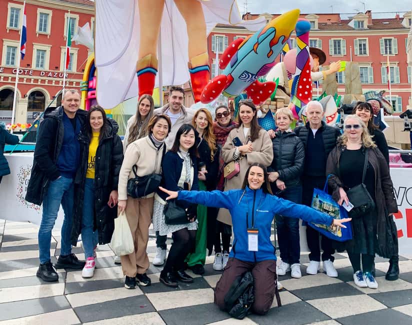 Nice: Old City Highlights Walking Tour with a local guide - Getting your bearings in Nice, Promenade to Old Town