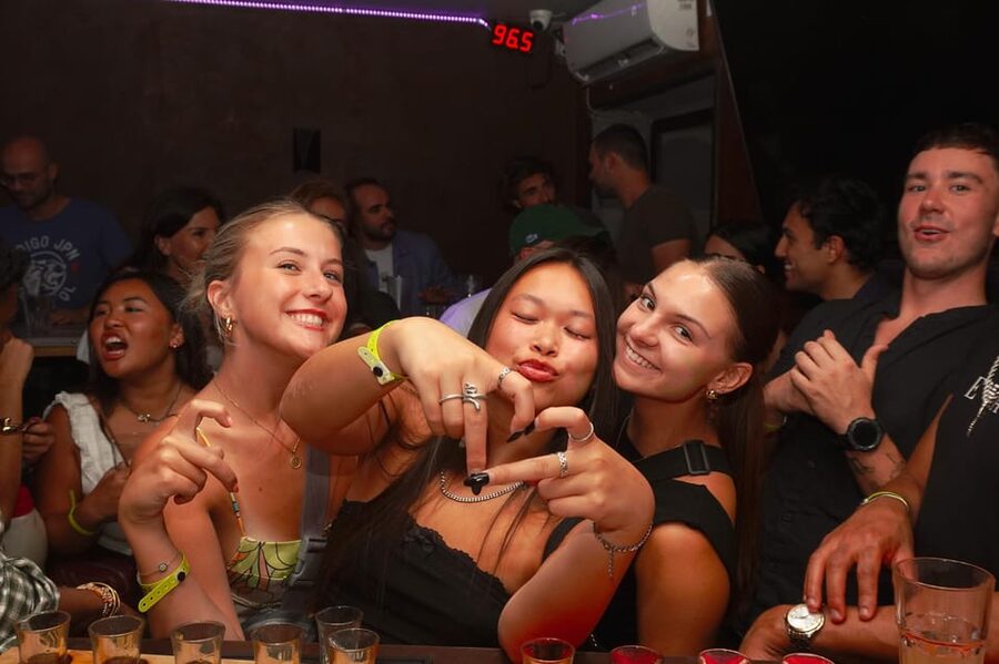 Nice: Orange Bar Crawl with 5 Free Shots & VIP Club Entry - What you get in the middle of the night: hosts, games, and group momentum