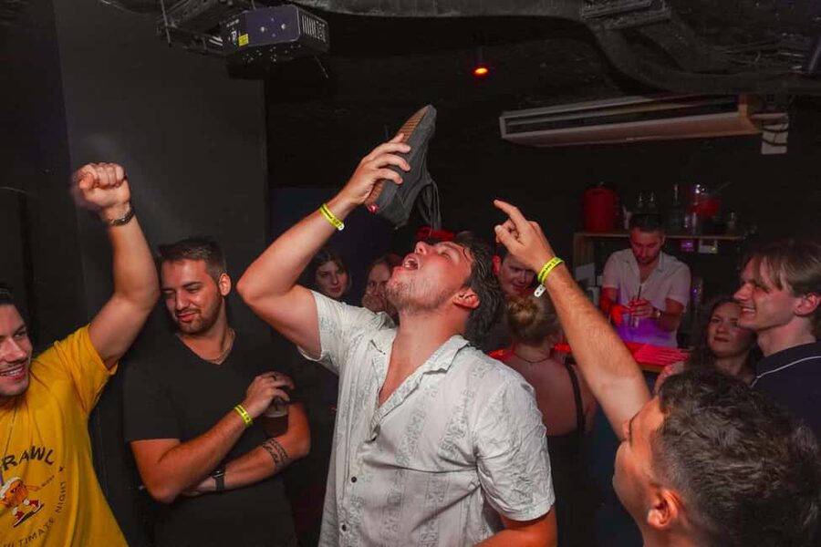 Nice: Orange Bar Crawl with 5 Free Shots & VIP Club Entry - What makes the nightclub VIP entry worth it