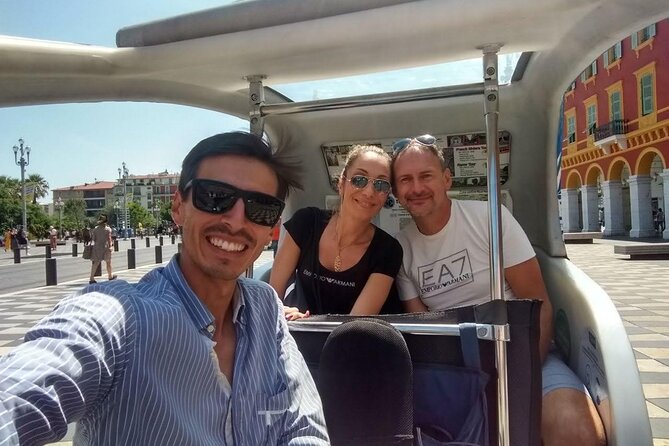 Nice: private guided Tour by electric taxi bike - Old Town Lanes, Rauba Capèu, and the ILOVENICE View