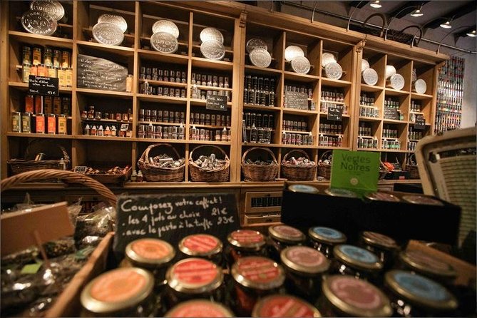 Nice Small-Group Walking Food Tour with Local Specialties & Wine Tasting - Old Town Tastings: Artisan Shops and the Niçoise Salad Lesson