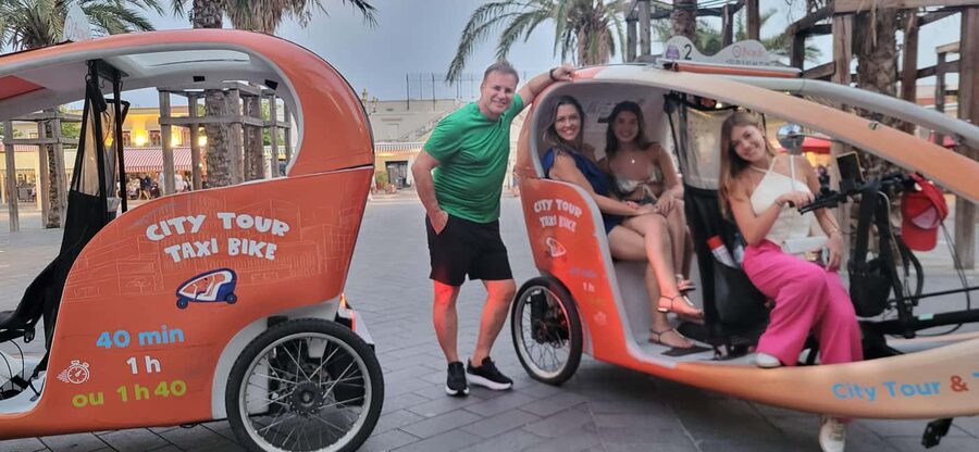 Nice : Visite guidée privé 40min en pouss pouss électrique. - A 40-minute velotaxi spin through Nice’s main landmarks