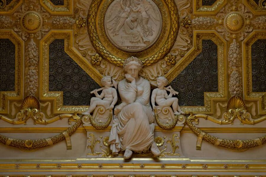 Night at the Louvre Museum: 6-people Max Guided Exploration - Meeting Point at Palais Royal: Get There Early and Look for VOYAGE