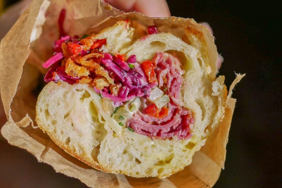 No Diet Club : Bordeaux Food Tour in Les Chartrons ! - First stop: why the meeting point matters in Bordeaux