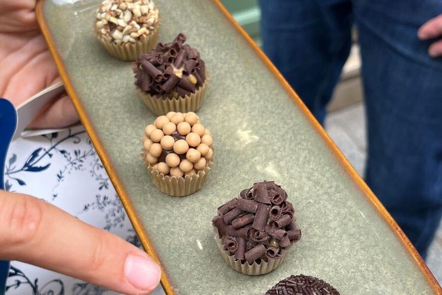 No Diet Club - Special Sweet Tour in Paris ! - Why the Tour Says Local, and What That Looks Like