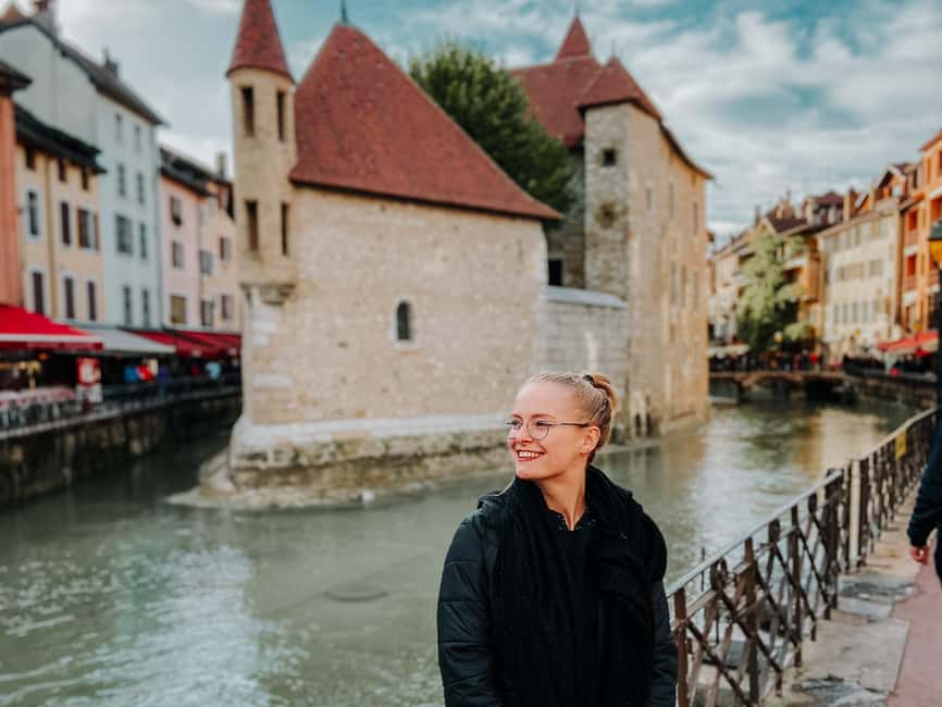 No Diet Club - Unique Food Tour in Annecy with many Tastings - Meeting point at the fountain, plus timing tips
