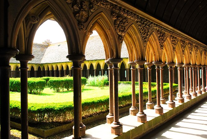 Normandy 2Days Trip Landing Beaches and Mont St Michel from Paris - Caen Overnight, Hotel Reality, and How the Meals Support the Pace