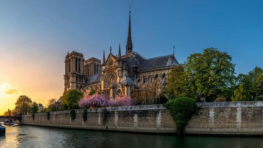 Notre-Dame Cathedral: Interior Guided Tour - What you actually see inside: restored stone, key Gothic landmarks