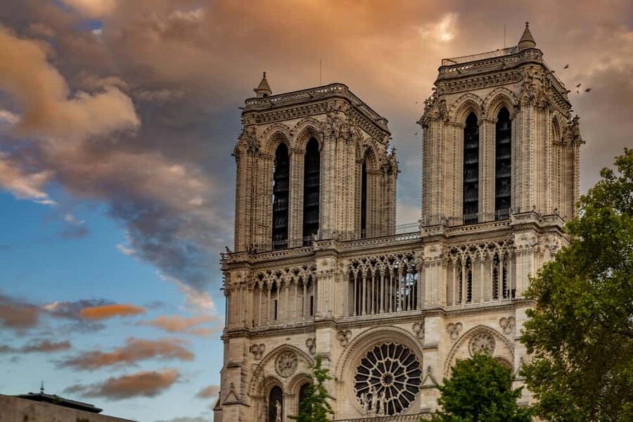 Notre-Dame Cathedral with reserved access and exterior Tour - Reserved access that actually saves time at Notre-Dame