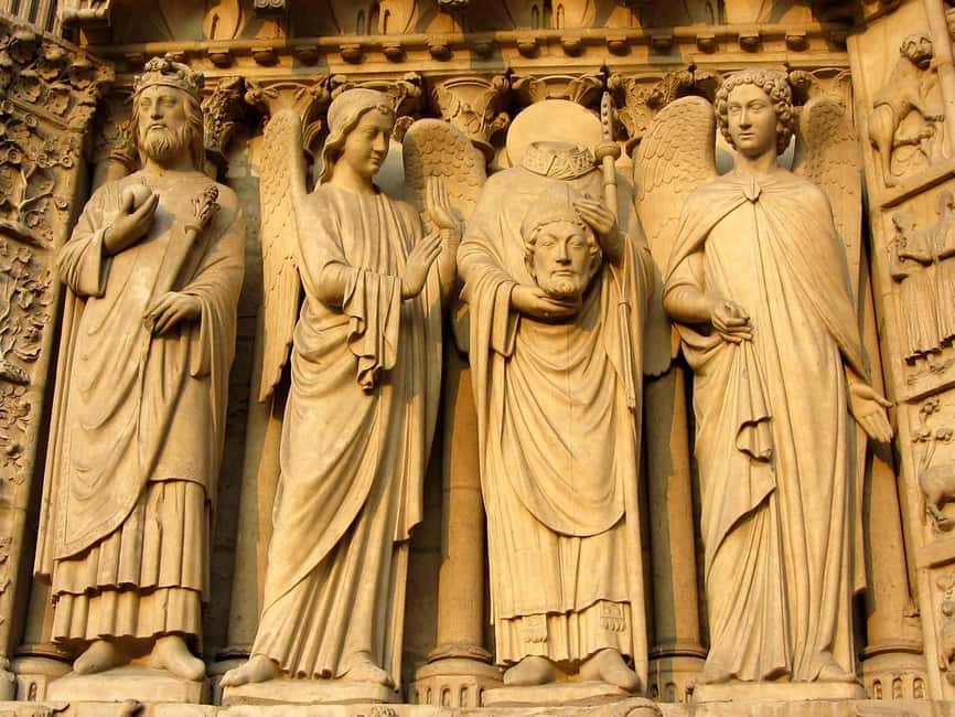 Notre-Dame & Ile de la Cité–Louvre with a local - Key highlights worth your attention