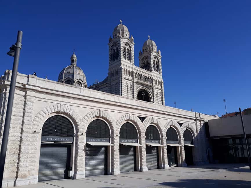 "Old Marseille" district tour and treasure hunt - Languages and group size: practical comfort for mixed travel styles