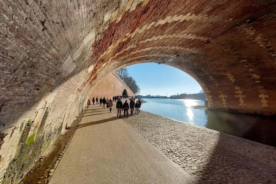 Panoramic Toulouse, e-bike ride, and cable car - Price and value: why this combo can be worth $64