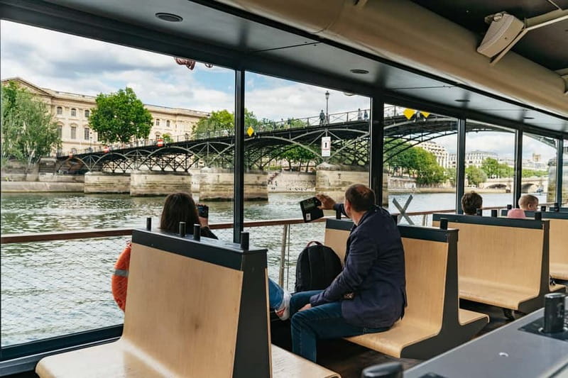 Paris: 1-Hour Seine Cruise departing from the Eiffel Tower - Photo strategy that actually works during a 1-hour cruise