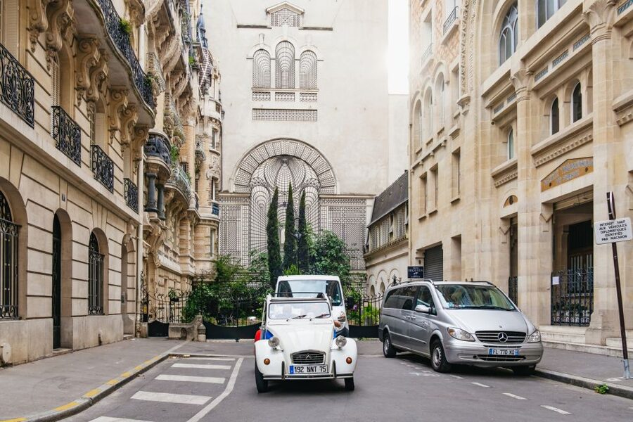 Paris: 1-Hour Vintage Citroen 2CV Tour - Notre-Dame from Île de la Cité: why that stop feels different