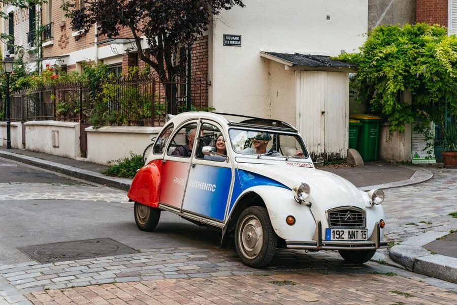 Paris: 1-Hour Vintage Citroen 2CV Tour - Comfort and rain: the little details that matter