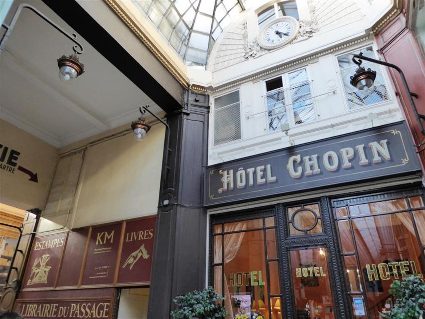 Paris: 2-Hour Passages Private City Tour in German - Passage Jouffroy: where details make you feel transported