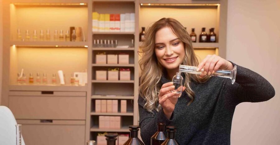 Paris: 2-Hour Perfume Creation Workshop - Meeting Point in Paris: 9 rue Beautreillis vs 6 rue Charles V
