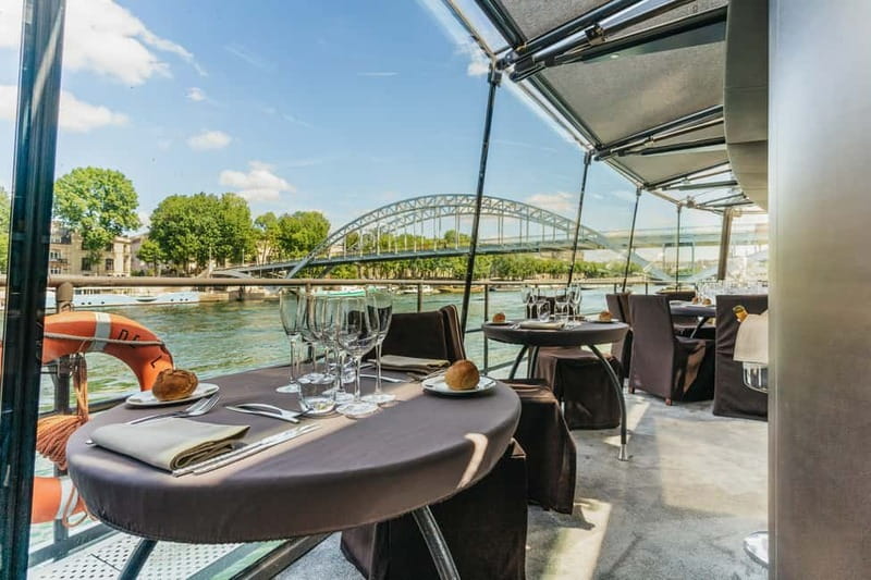 Paris: 2-Hour River Seine Lunch Cruise with 3-course-menu - Your Seine route: Les Invalides, Orsay, Île de la Cité, Notre Dame