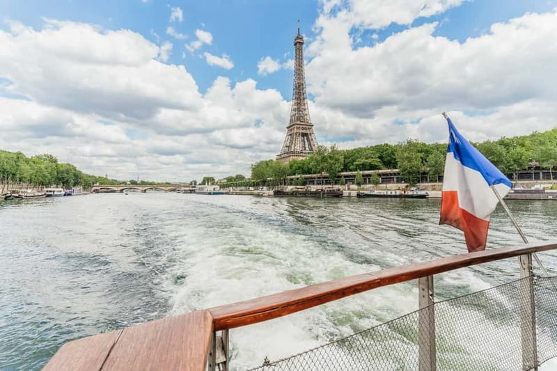 Paris: 2-Hour River Seine Lunch Cruise with 3-course-menu - The 3-course lunch and drinks, served like you have time