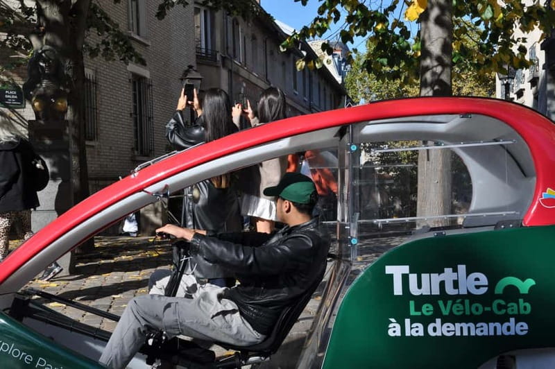 Paris: 2 hours Emily Tour in a Private Rickshaw bike - Driver quality and the big question: is this a real guided tour?
