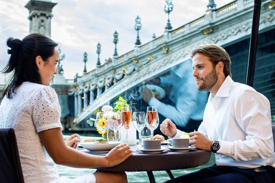 Paris: 3-Course-Dinner Cruise with Wine on the Seine River - The Seine route: what you’ll see from the water