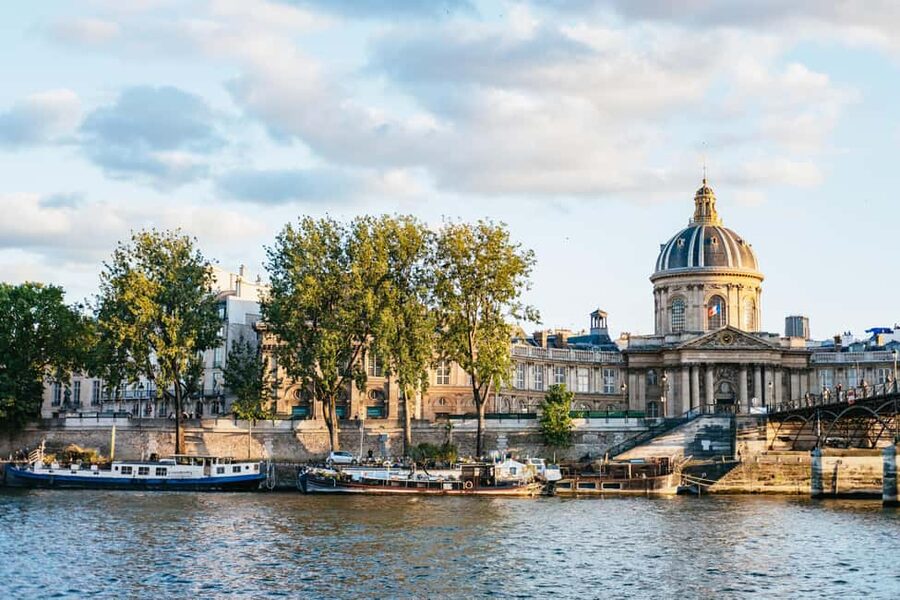 Paris : 3-Course Gourmet Dinner Cruise on Seine River - Key things to know before you go