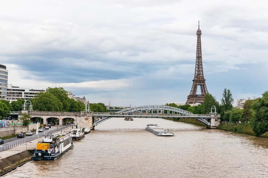 Paris: 3-Course Italian Meal Seine Cruise - Who should book this (and who should skip it)