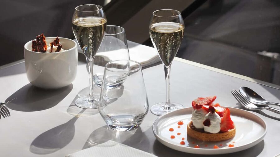 Paris: 3-Course Lunch at Eiffel Tower's Madame Brasserie - Who should book this Eiffel Tower lunch, and who should think twice