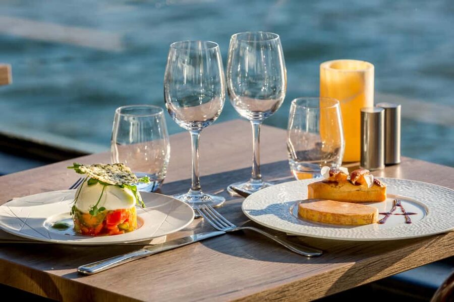 Paris: 3-Course Lunch Cruise on the River Seine - Price and value: is $80 a fair deal for a Paris lunch cruise?