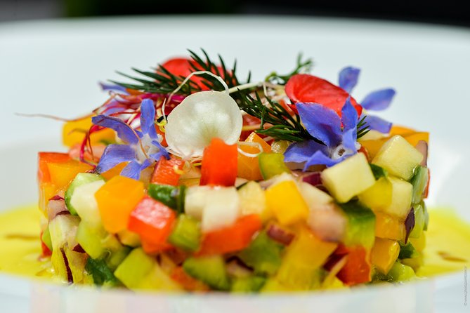 Paris 3-Courses Gourmet Dinner Seine River Cruise with Champagne - The dinner plan: 18:45 3-course vs 21:15 2-course light meal