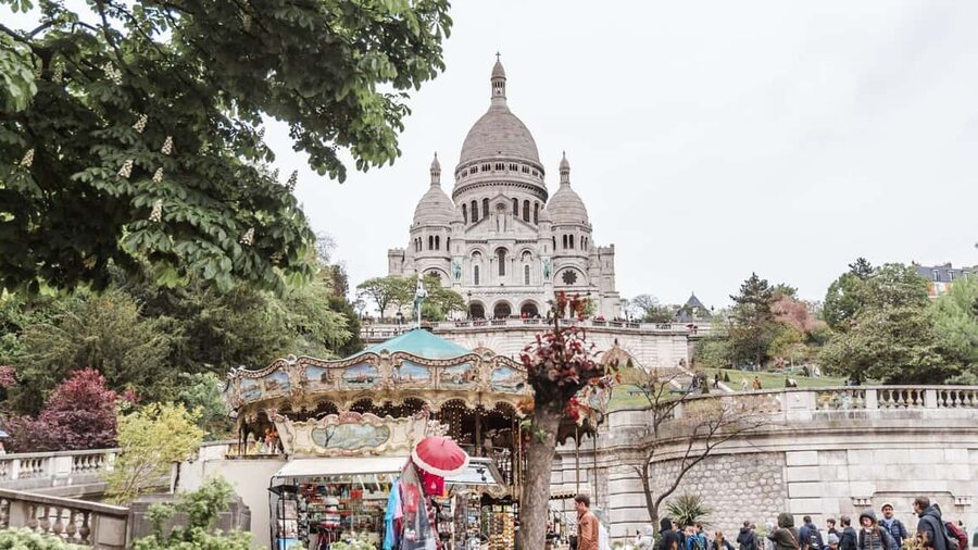 Paris: 3-Hour Private Tour from Champs Élysées to Montmartre - How pickup and meeting works in real life