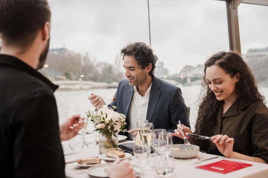 Paris: 4-Course Dinner Cruise on Seine River with Live Music - The Four-Course Dinner, Wine, and Live Music That Make the Cruise Feel Worth It