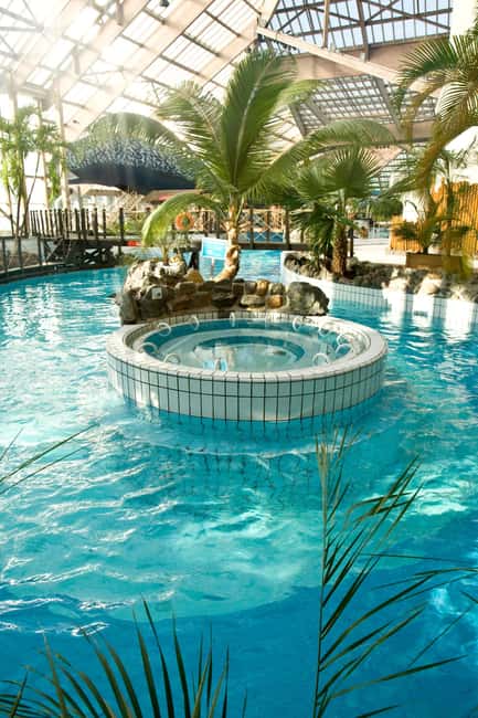Paris: Aquaboulevard Water Park Entrance Ticket - Key things that make Aquaboulevard worth your time