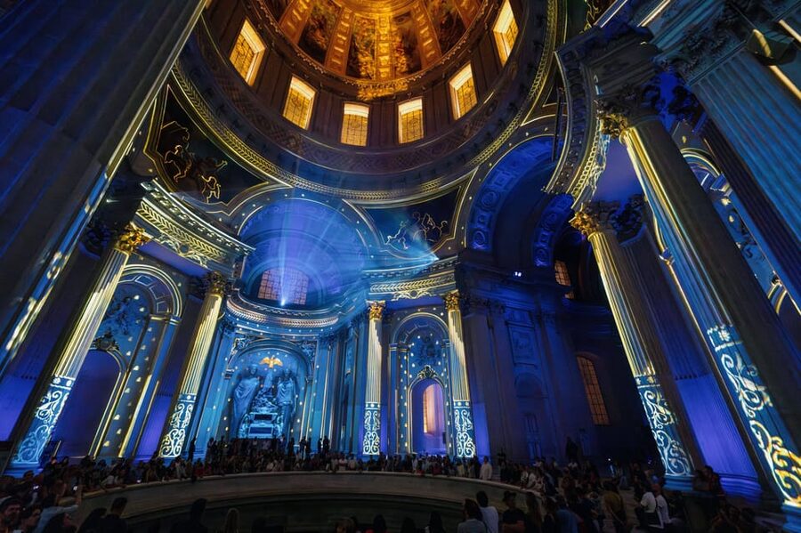 Paris: Aura Invalides Immersive Experience Entry Ticket - Seats, stairs, and comfort: the practical reality inside
