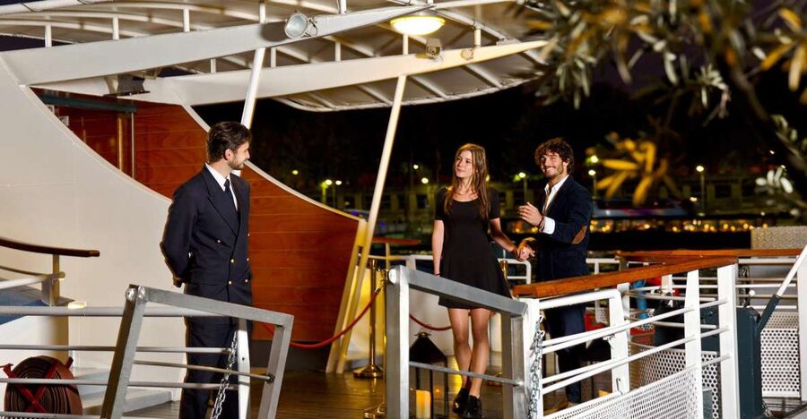 Paris: Bastille Day Dinner Cruise on the Seine River - Where You Meet by the Musée d’Orsay, and How Not to Get Left Behind