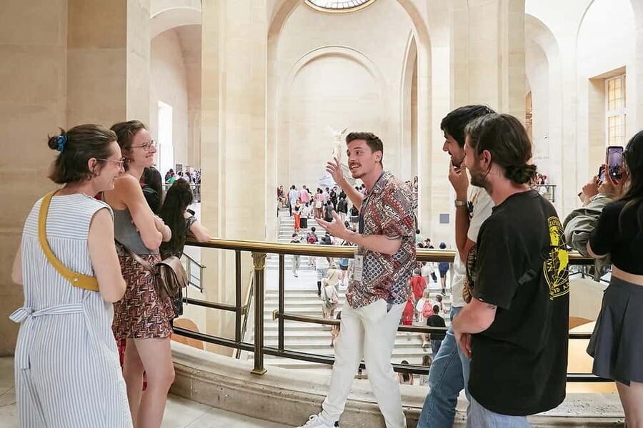 Paris: Best of Louvre Guided Tour With Pre-booked Tickets - Small group of 6: why it feels personal instead of packed