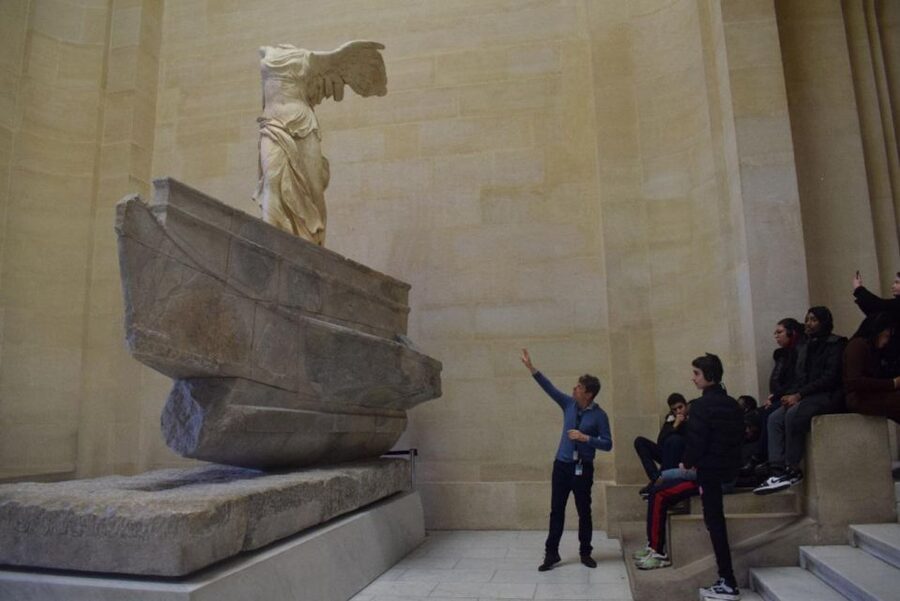 Paris: Best of the Louvre Guided Tour with Pre-booked Ticket - Painting Superstars, from da Vinci to Carravaggio