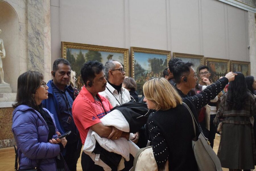 Paris: Best of the Louvre Guided Tour with Pre-booked Ticket - How the Guide Changes the Crowds Into a Plan