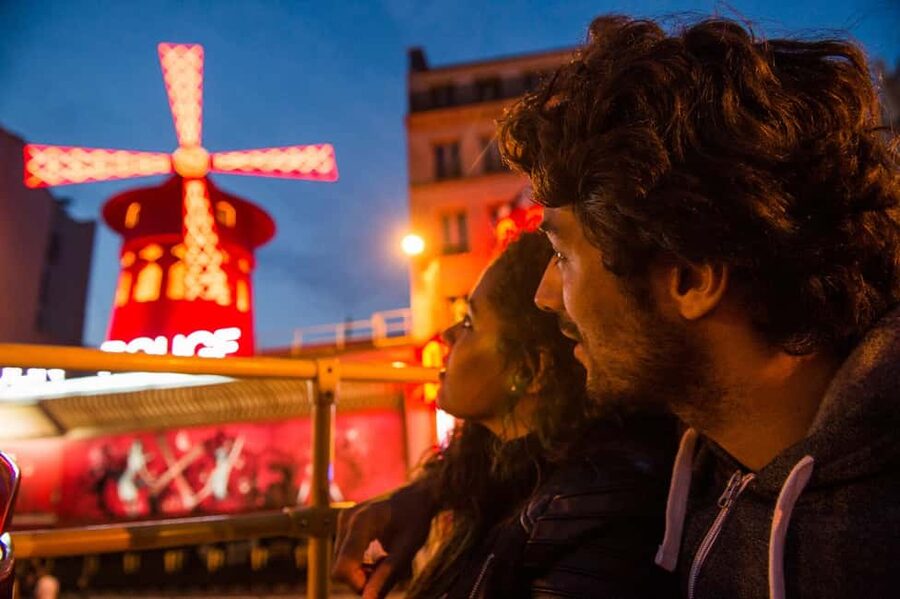 Paris: Big Bus Panoramic Night Tour by Open-Top Bus - Meeting at 156 Av. des Champs-Élysées: find the bus without stress