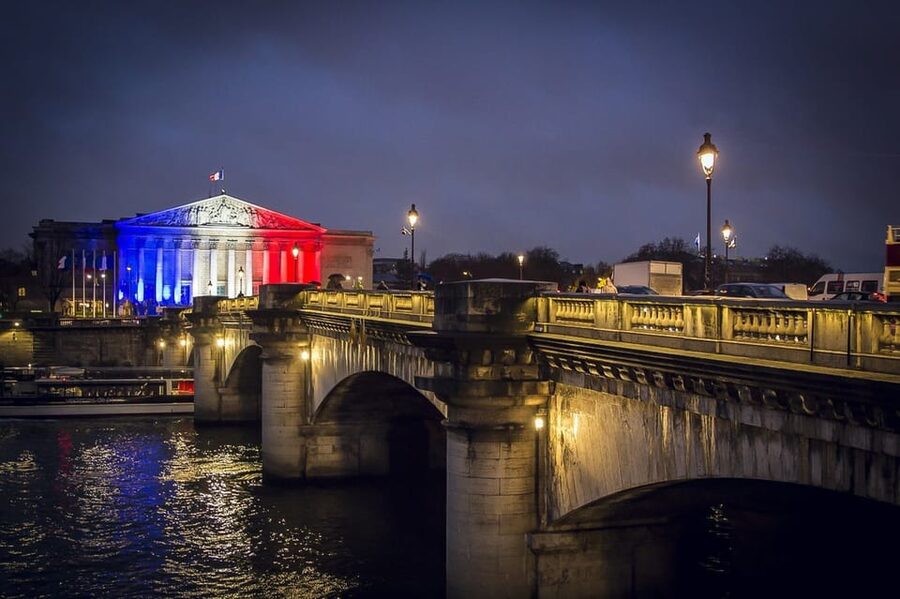 Paris by Night Tour and cruise on the Seine River (optional) - Spanish Guide, Small-Group Feel, and How to Get More Out of the Talk