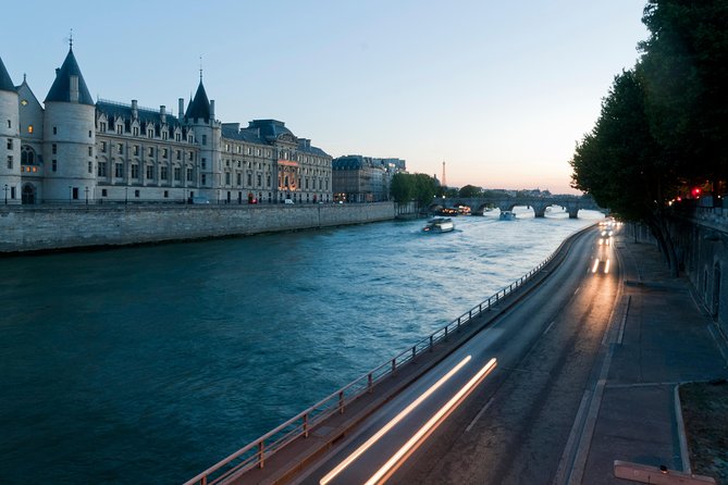 Paris by Night Walking Tour: Ghosts, Mysteries and Legends - Palais de Justice: The Courthouse as a Public Spectacle