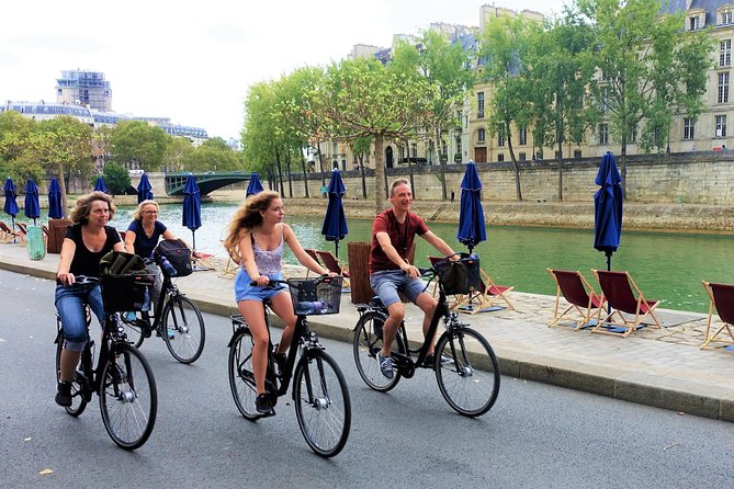Paris: Charming Nooks and Crannies Bike Tour - First pedals near Hôtel de Ville (and how to find the bikes fast)