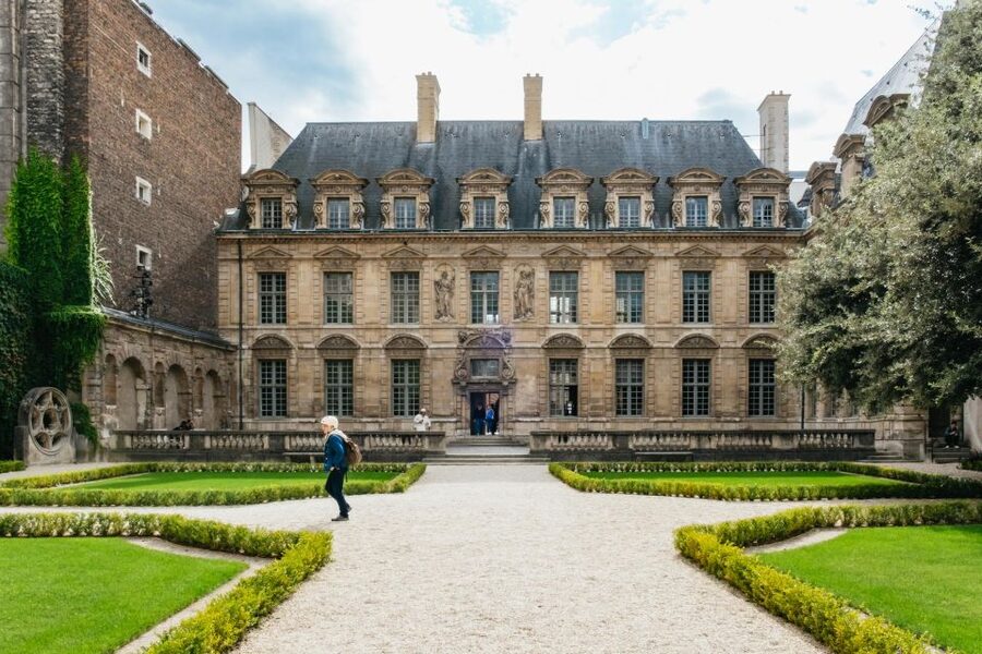 Paris: Charming Nooks and Crannies Bike Tour - Sorbonne and the Latin Quarter: old ruins and “watch your step” streets