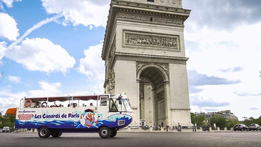 Paris: City and River Seine Tour on an Amphibious Bus - The guide makes or breaks it, and this one usually delivers