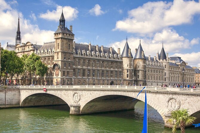 Paris City Center Free Walking Tour (Tip-Based) - Stopping for Fontaine Saint-Michel, Then Crossing Toward WWII History