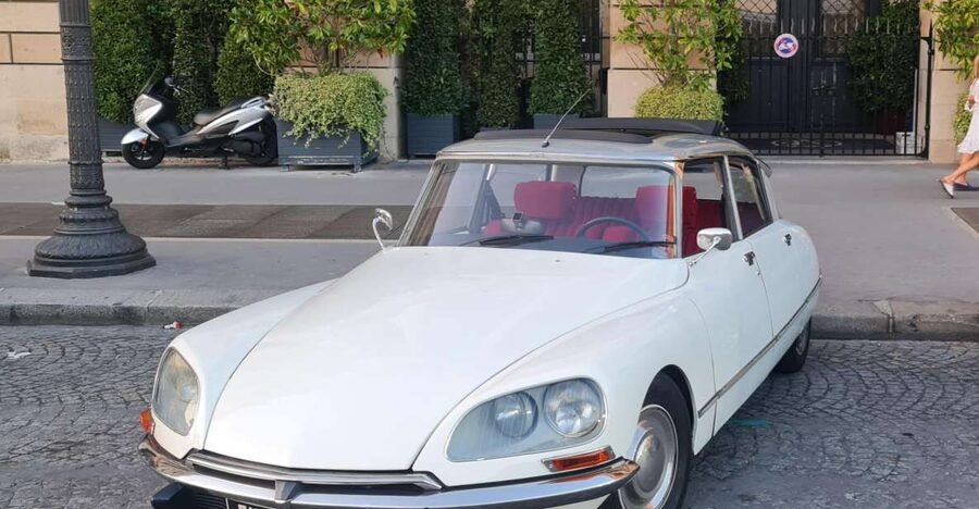 Paris: City Discovery Tour by Vintage Citroën DS Car - Champs-Élysées and Arc de Triomphe, your fast Paris orientation