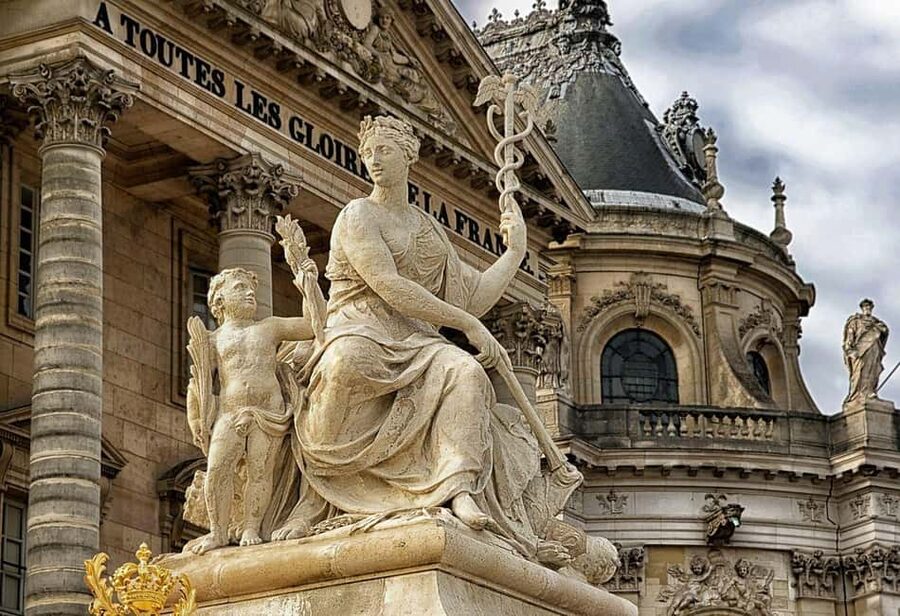 Paris: City Pass – Eiffel, Louvre & 27+ Must-See Sights - Sainte-Chapelle and the Conciergerie entry